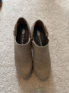 Dr. Scholls Wynter booties. Good condition. Taupe. 10M